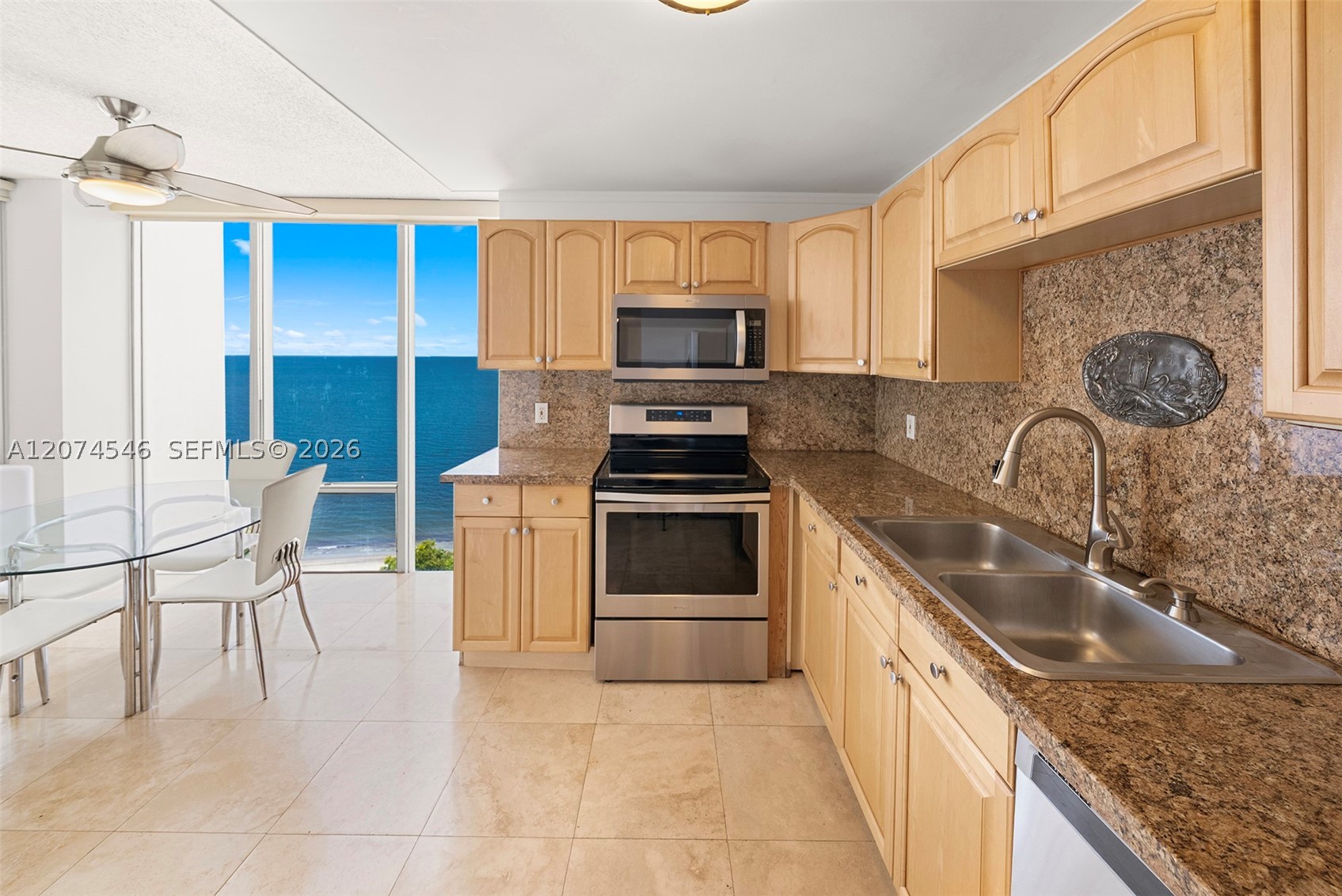 881 Ocean Dr #16F, Key Biscayne FL 33149