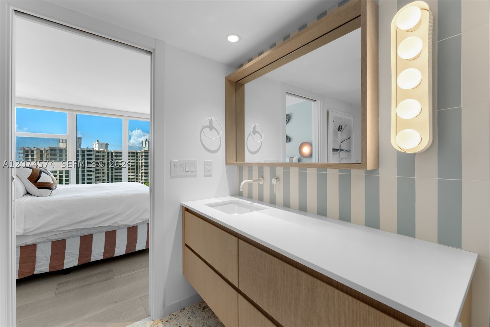 881 Ocean Dr #10A, Key Biscayne FL 33149