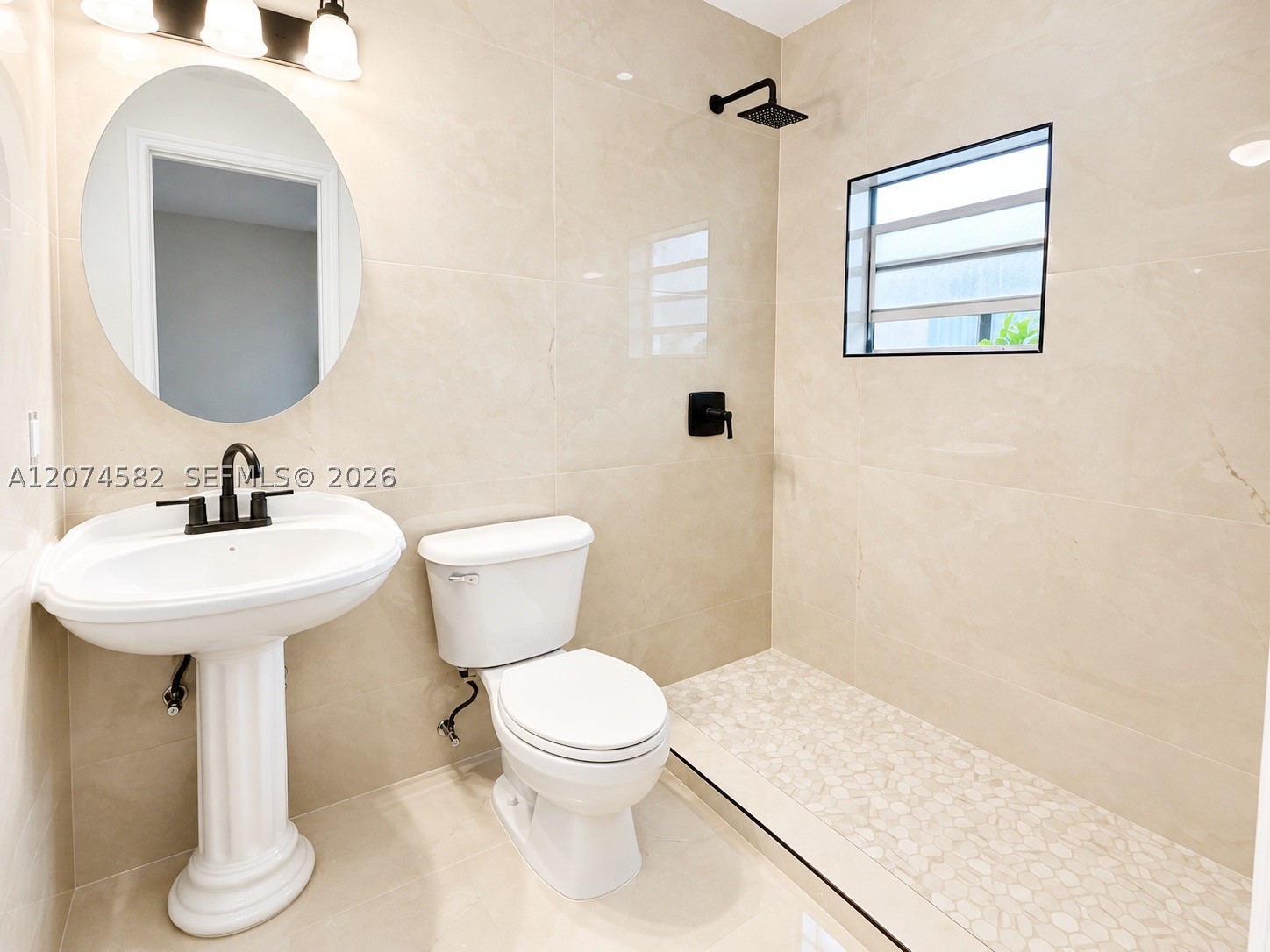 2471 NW 18th Ter #2471, Miami FL 33125