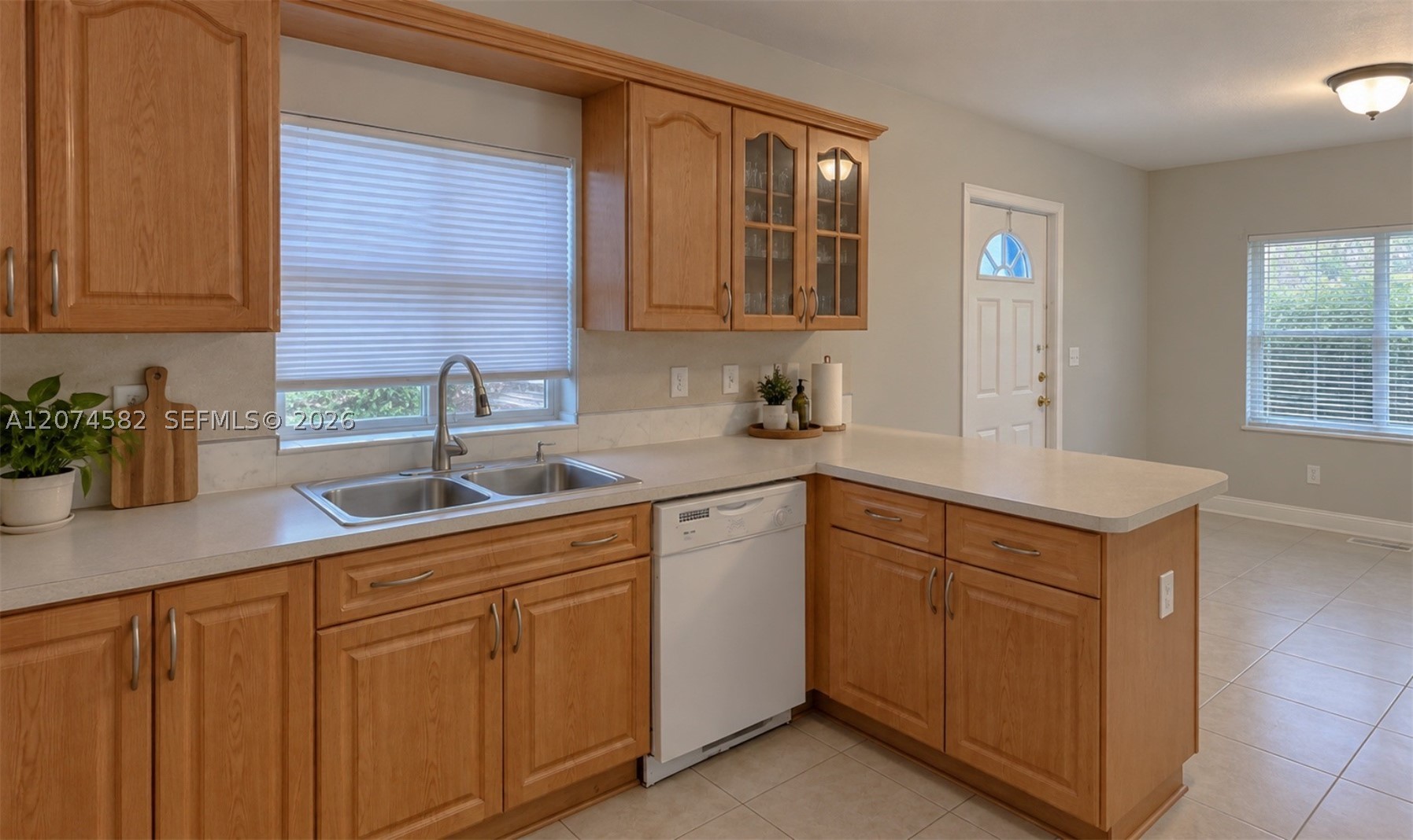2471 NW 18th Ter #2471, Miami FL 33125