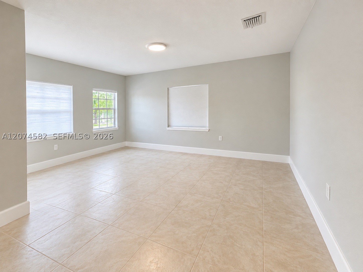 2471 NW 18th Ter #2471, Miami FL 33125
