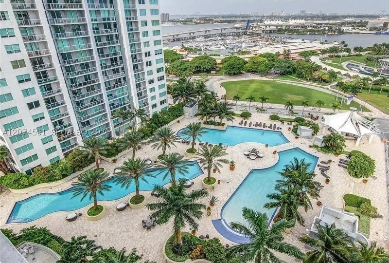 Miami FL 33132 - A12074591