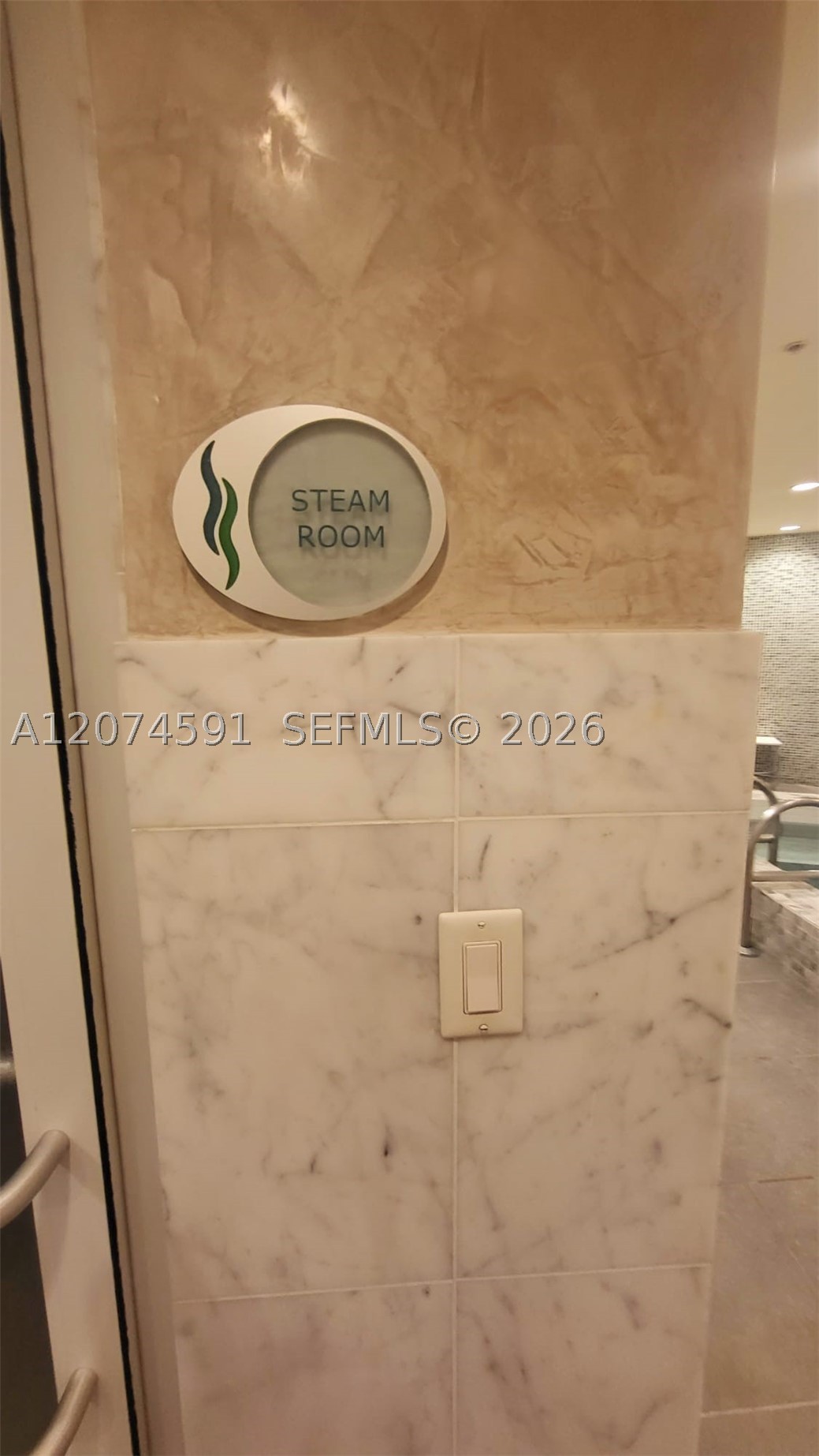 Miami FL 33132 - A12074591
