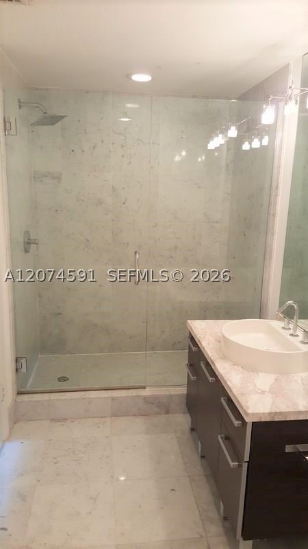 Miami FL 33132 - A12074591
