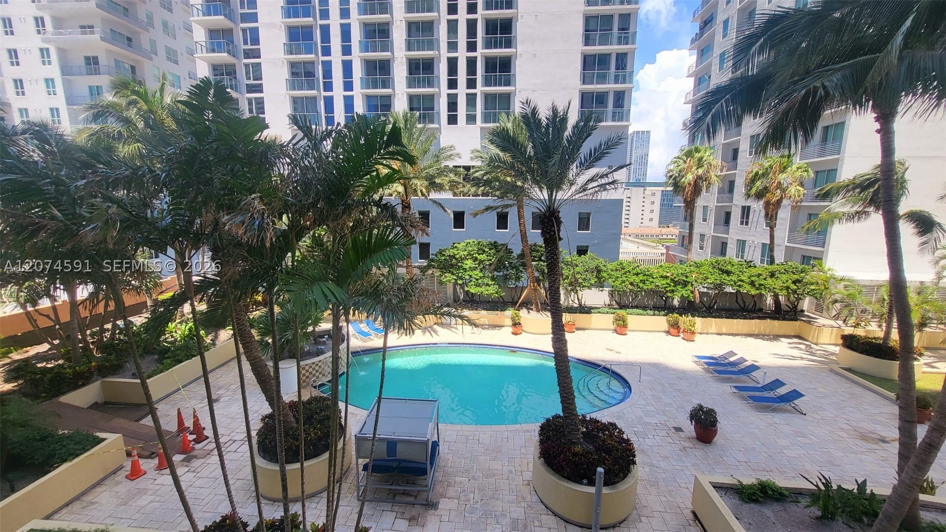 Miami FL 33132 - A12074591