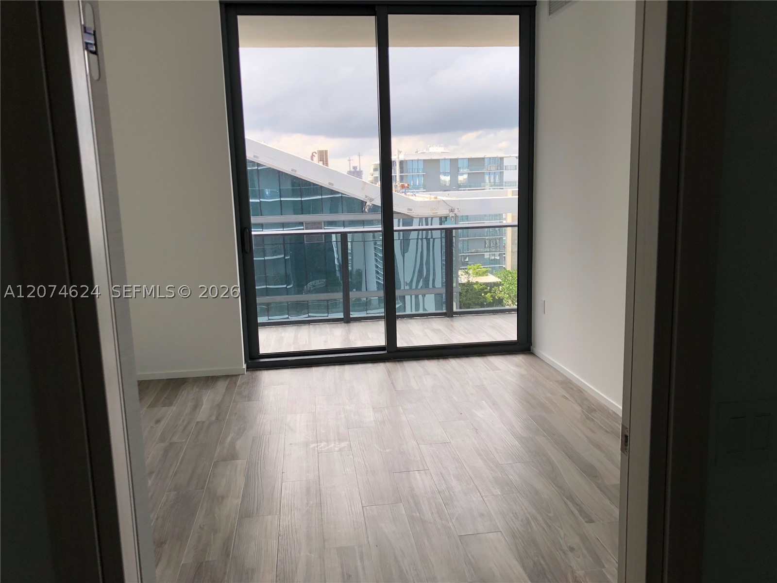 801 S Miami Ave #4905, Miami FL 33130