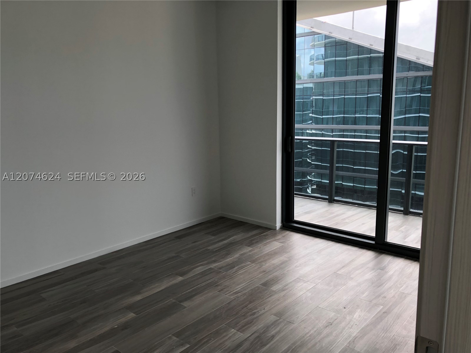 801 S Miami Ave #4905, Miami FL 33130