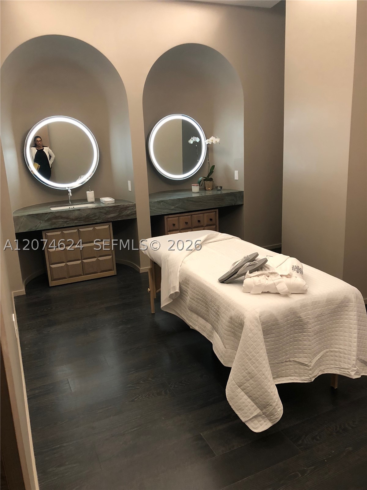 801 S Miami Ave #4905, Miami FL 33130