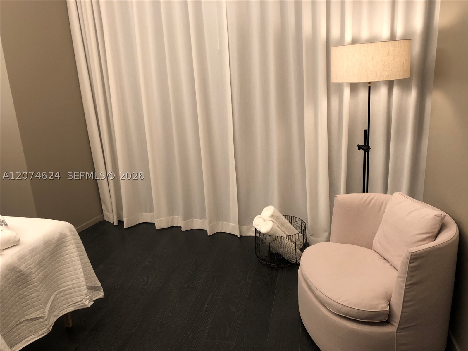 801 S Miami Ave #4905, Miami FL 33130