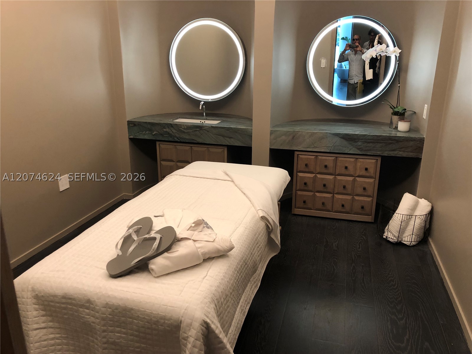 801 S Miami Ave #4905, Miami FL 33130