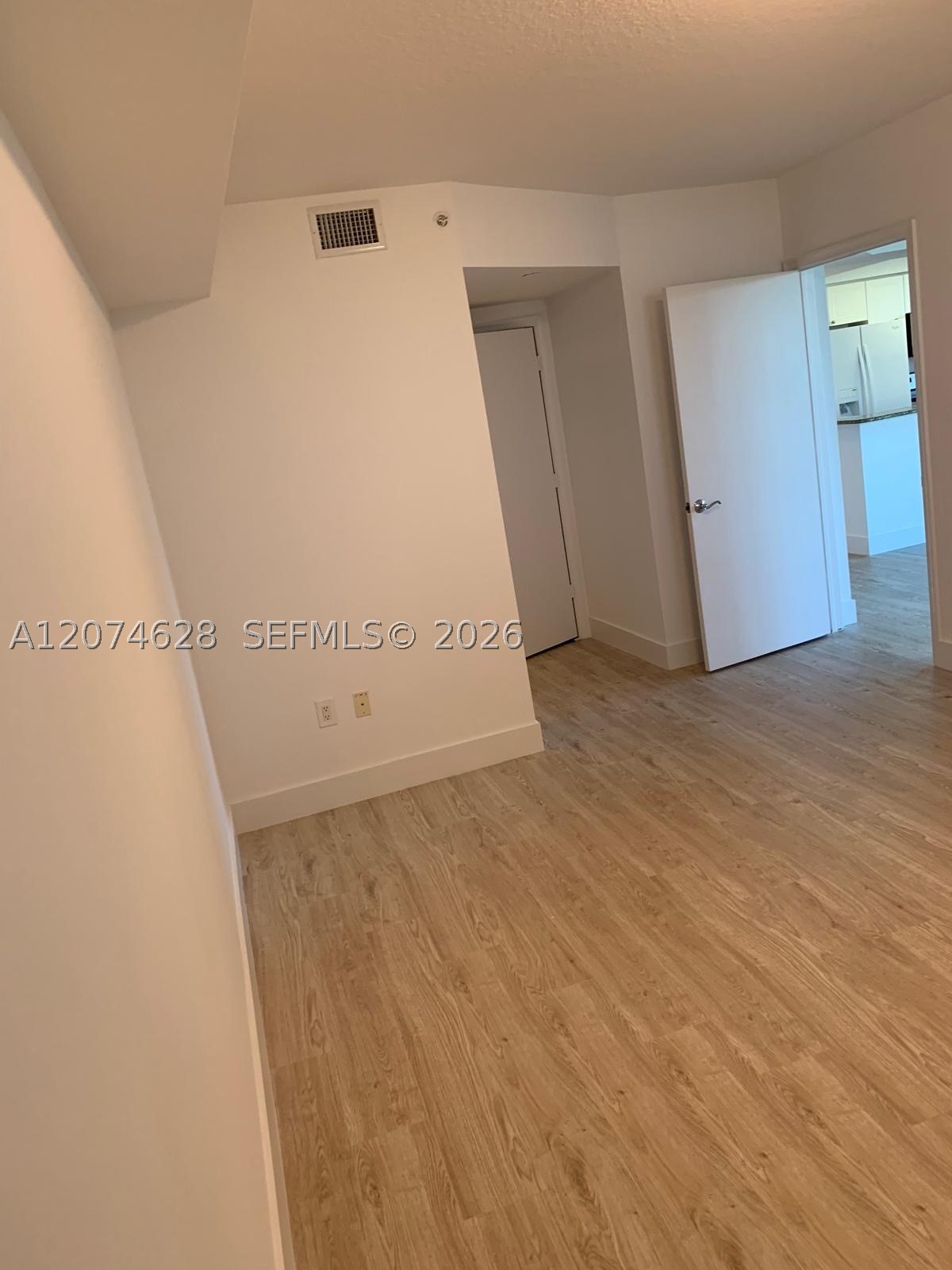 19501 W Country Club Dr #408, Aventura FL 33180