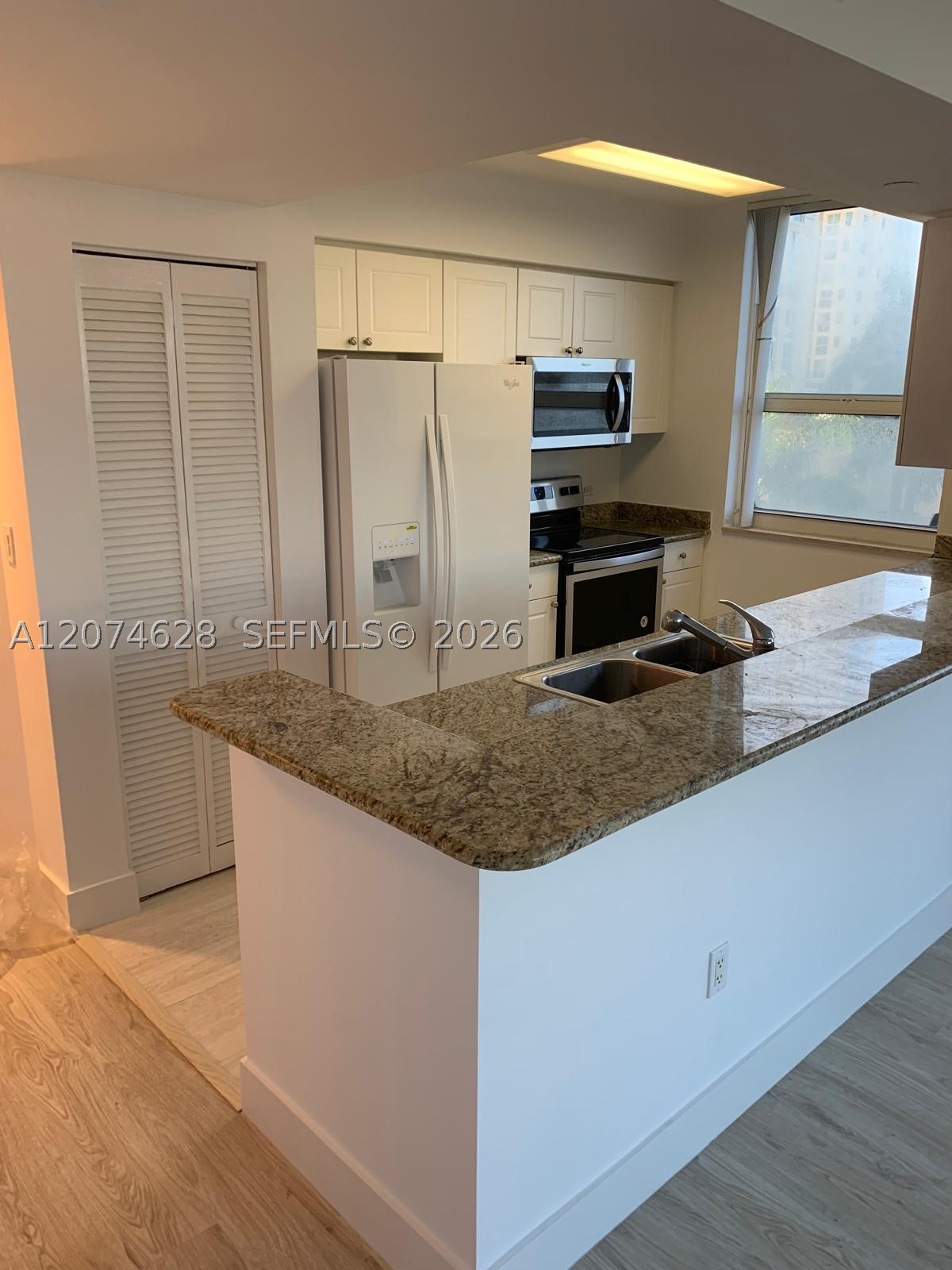 19501 W Country Club Dr #408, Aventura FL 33180