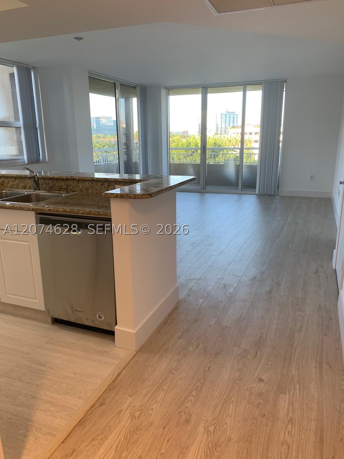 19501 W Country Club Dr #408, Aventura FL 33180