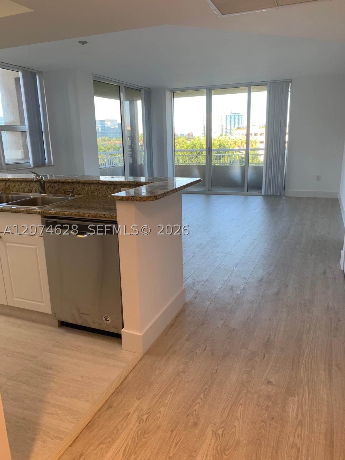19501 W Country Club Dr #408, Aventura FL 33180