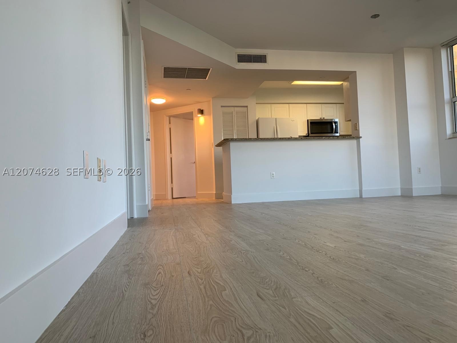 19501 W Country Club Dr #408, Aventura FL 33180