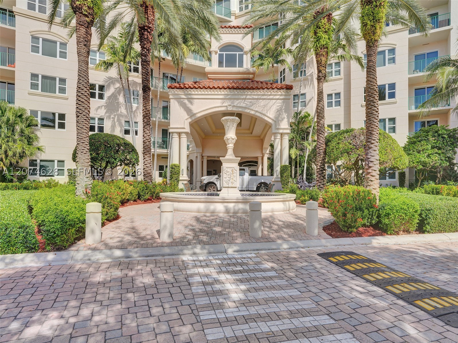 19501 W Country Club Dr #408, Aventura FL 33180