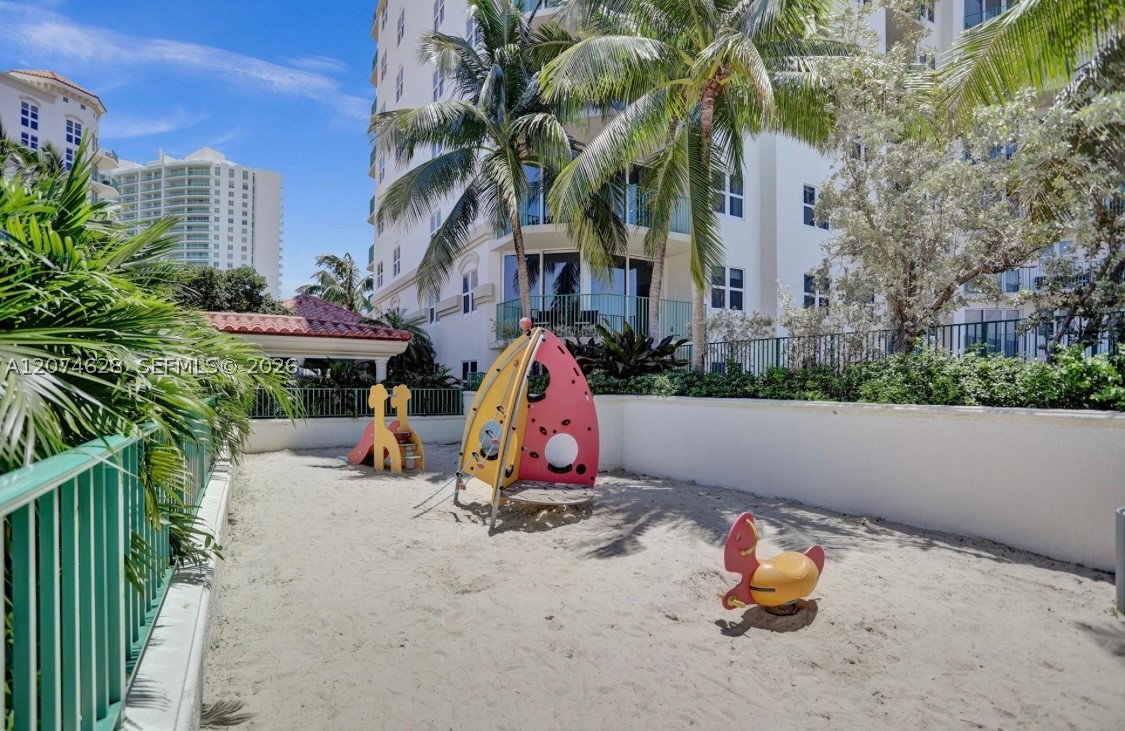 19501 W Country Club Dr #408, Aventura FL 33180