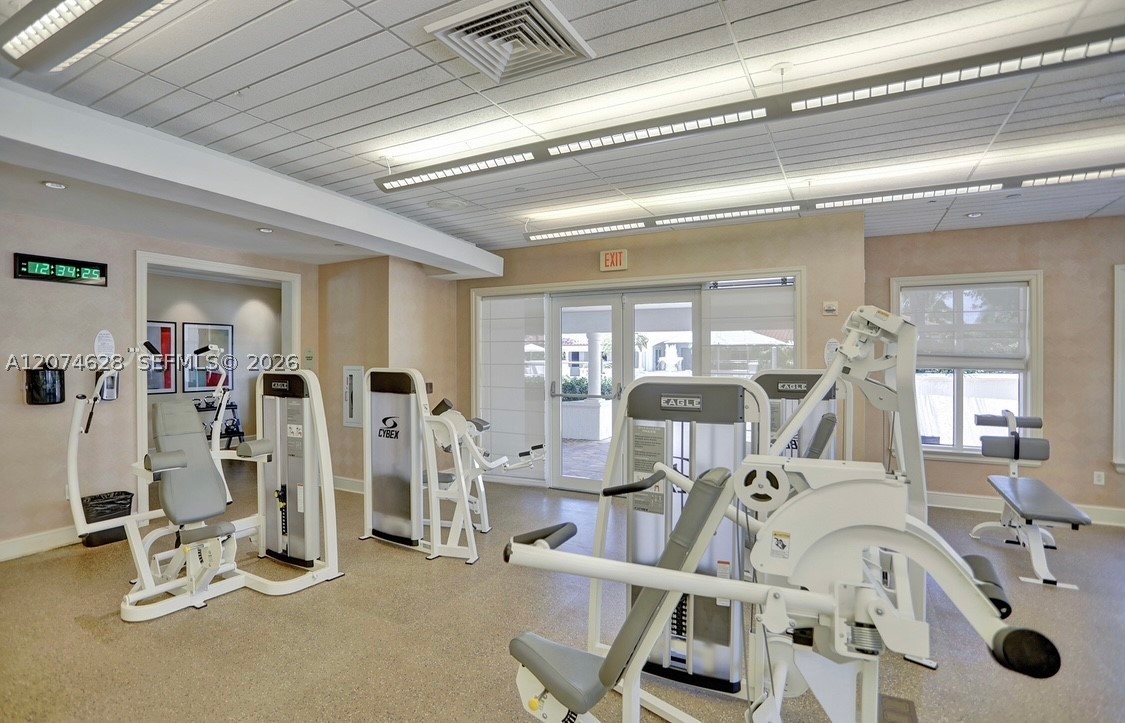 19501 W Country Club Dr #408, Aventura FL 33180