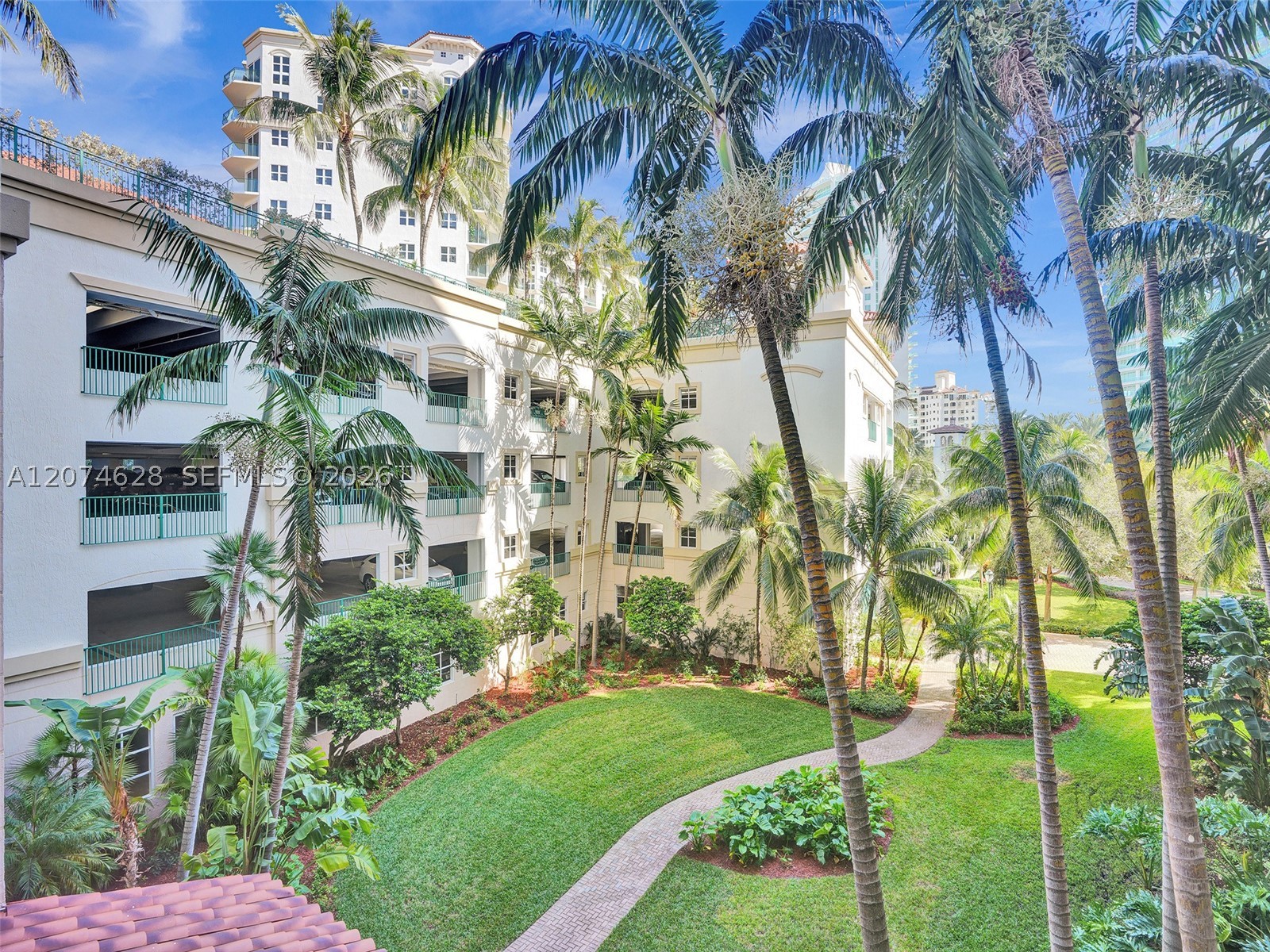 19501 W Country Club Dr #408, Aventura FL 33180