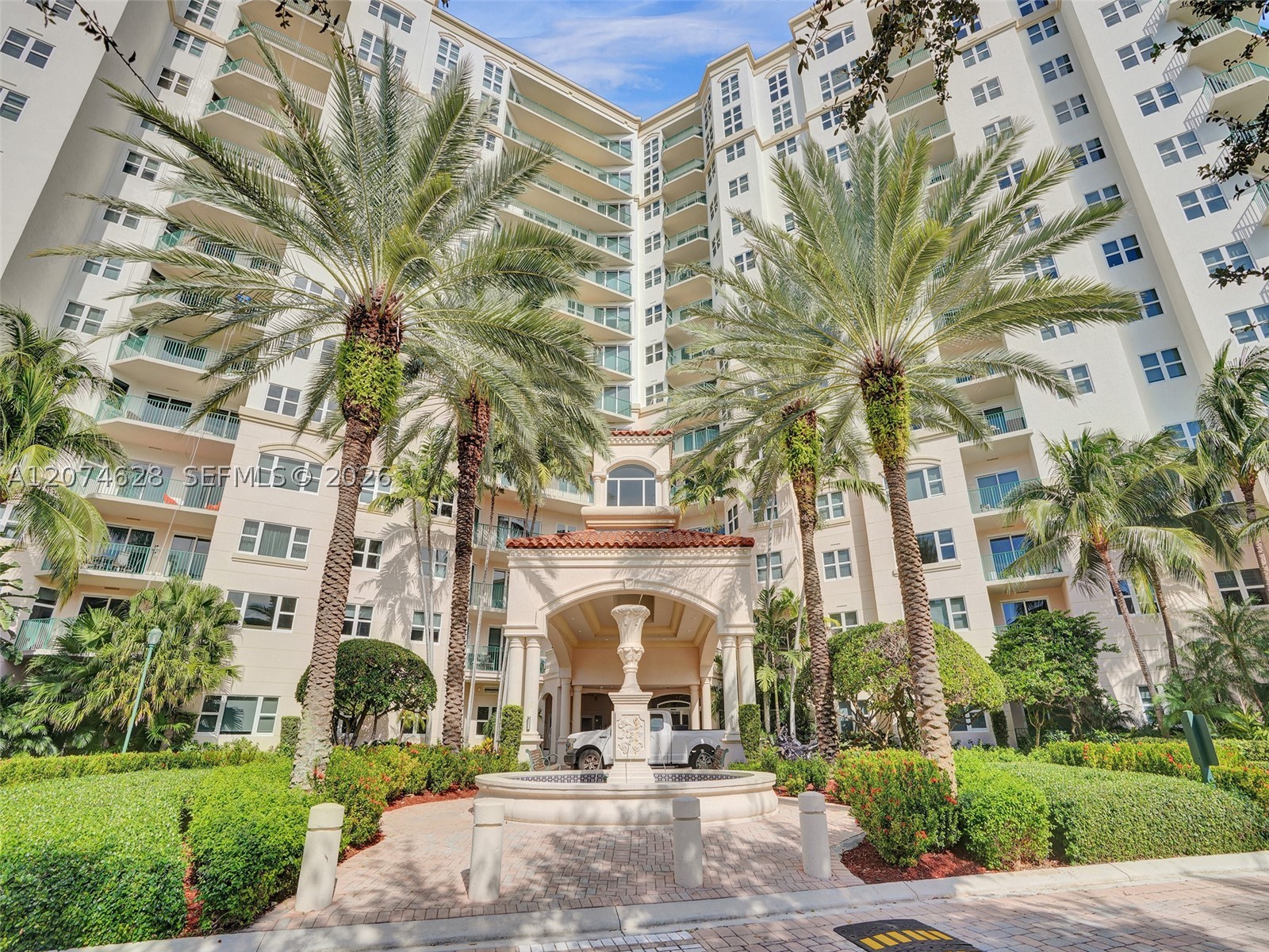 19501 W Country Club Dr #408, Aventura FL 33180