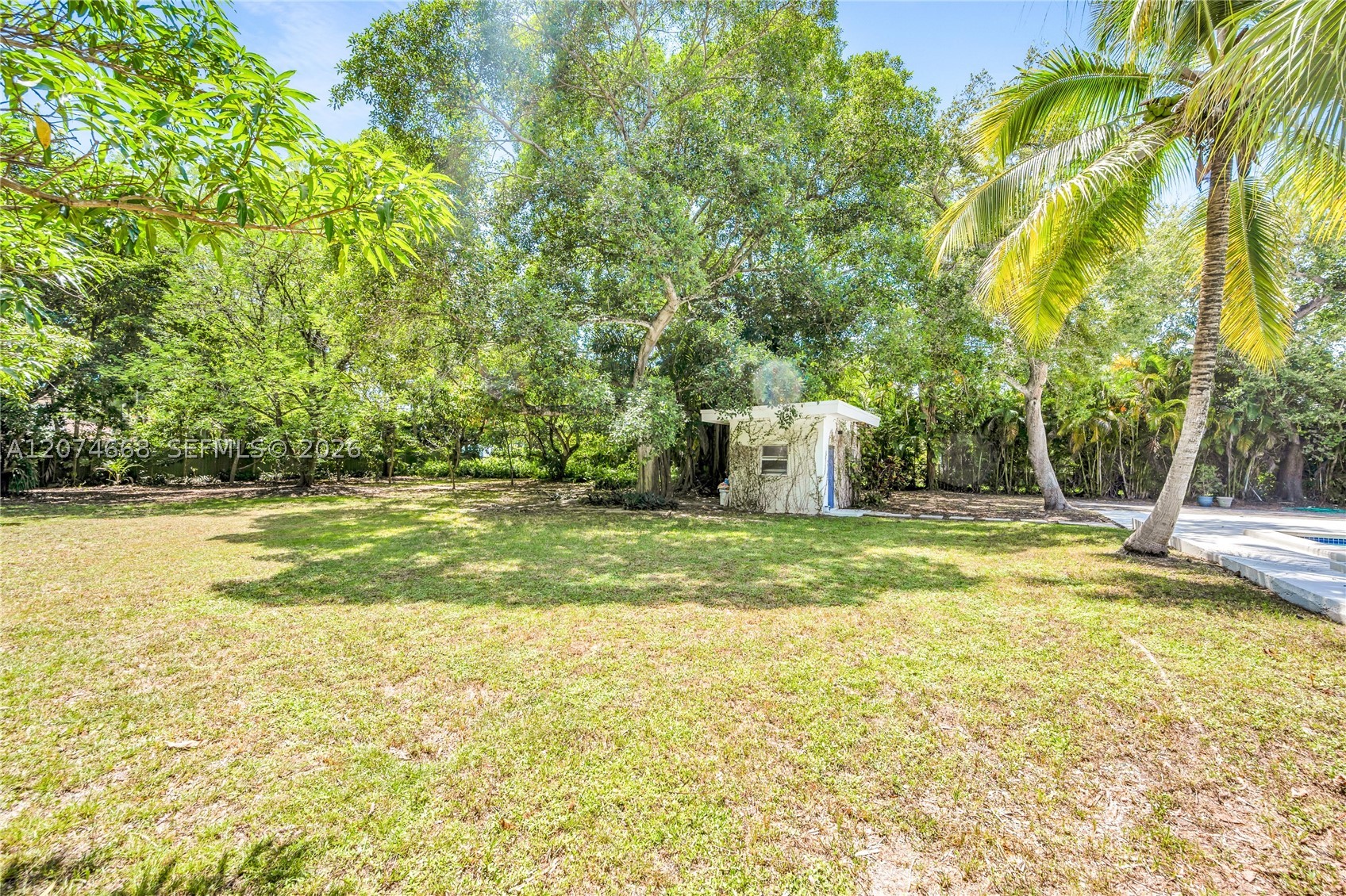 7480 SW 122nd St, Pinecrest FL 33156