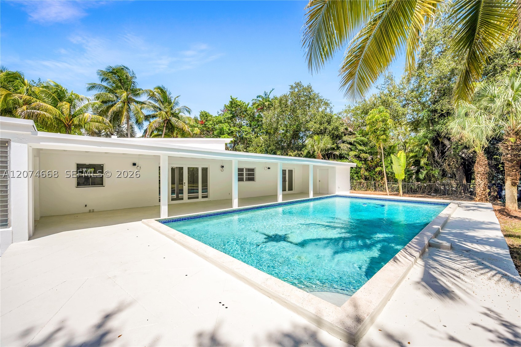 7480 SW 122nd St, Pinecrest FL 33156