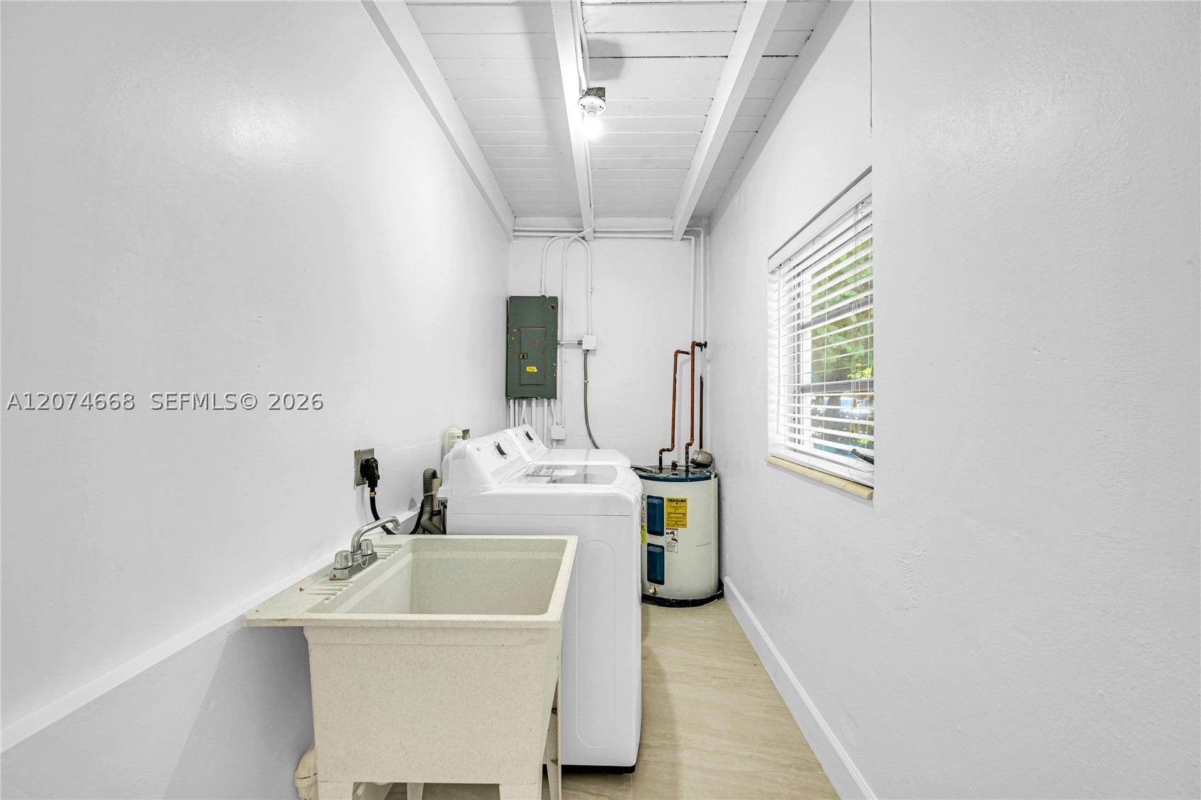 7480 SW 122nd St, Pinecrest FL 33156
