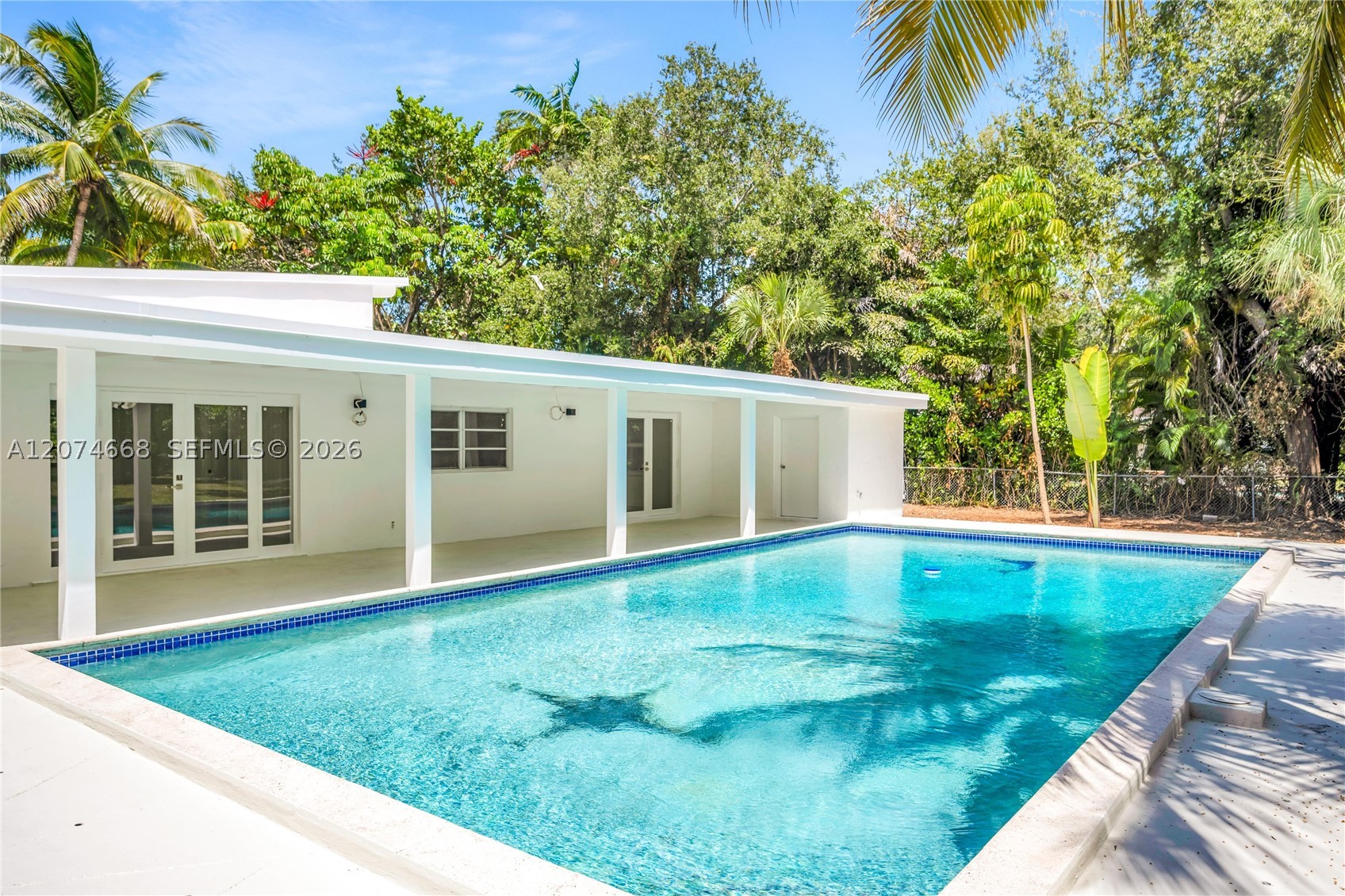 7480 SW 122nd St, Pinecrest FL 33156