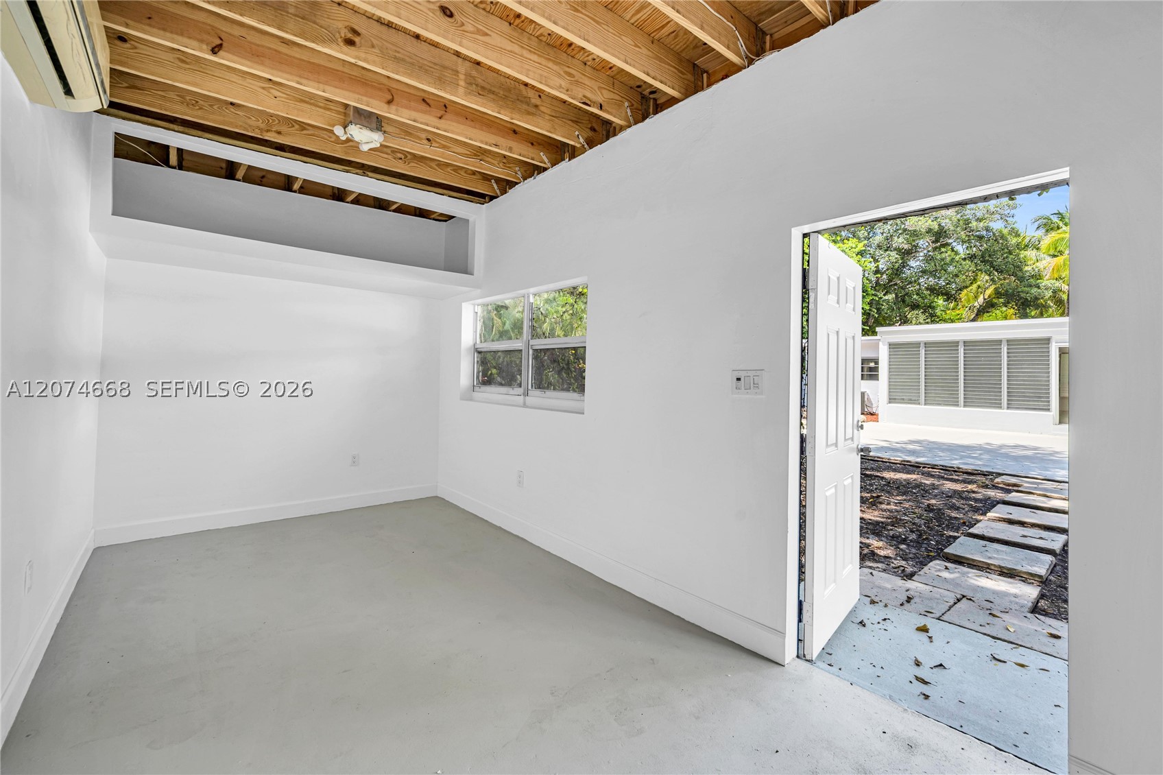 7480 SW 122nd St, Pinecrest FL 33156