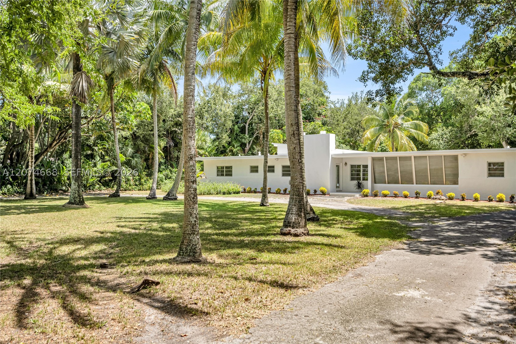 7480 SW 122nd St, Pinecrest FL 33156