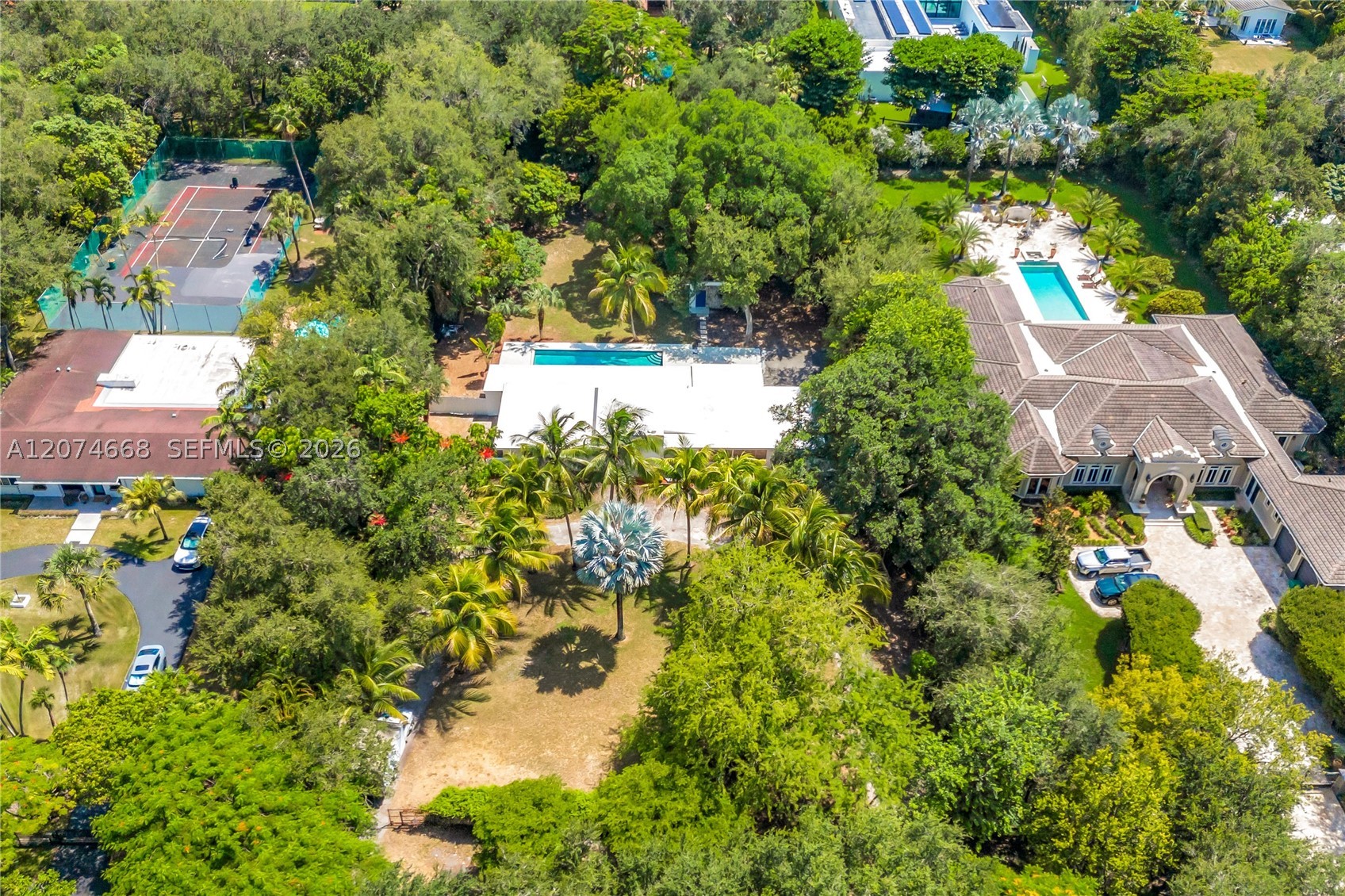 7480 SW 122nd St, Pinecrest FL 33156