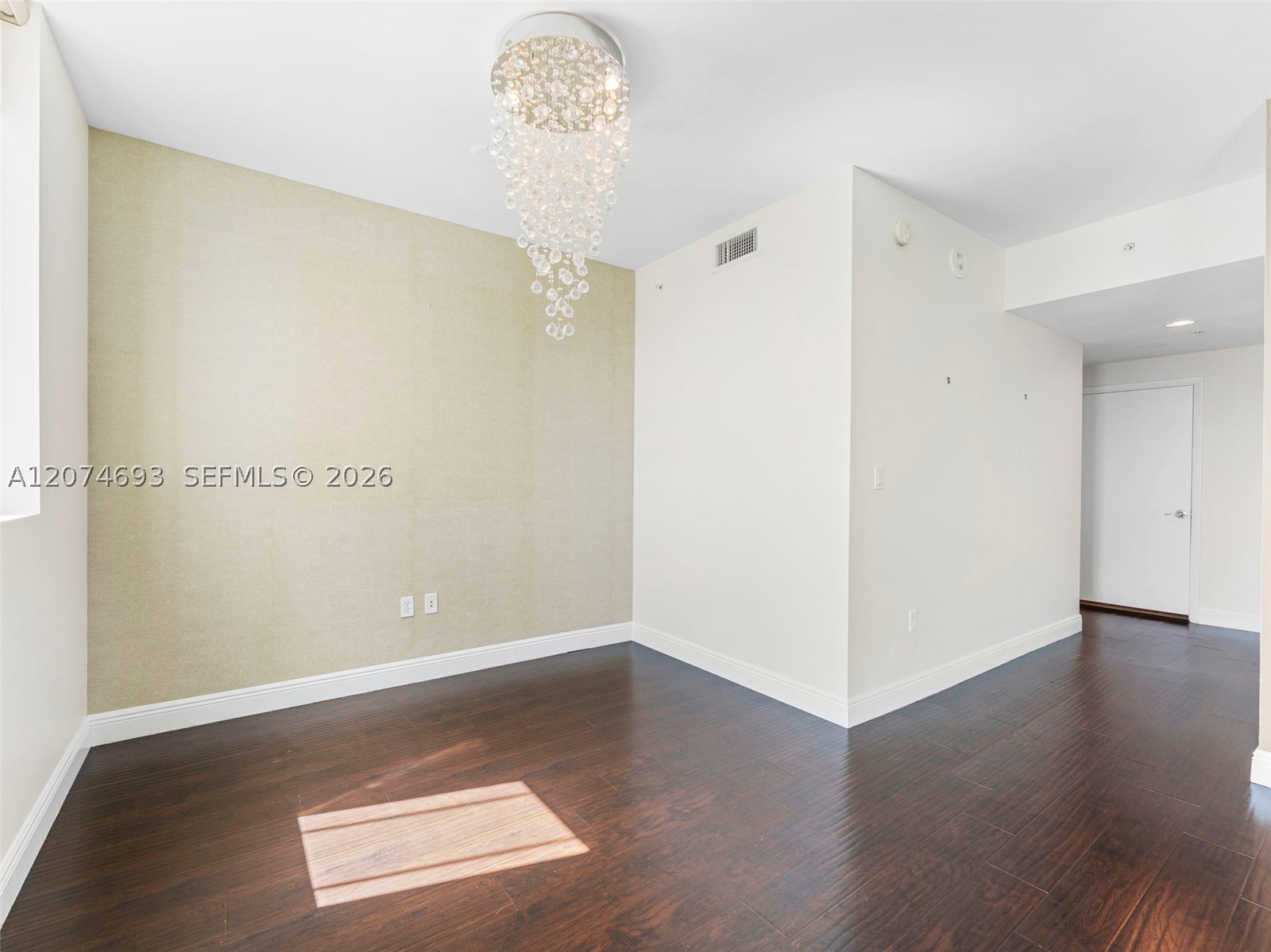 244 Biscayne Blvd #1803, Miami FL 33132