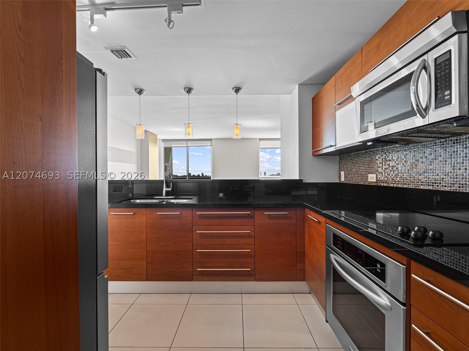 244 Biscayne Blvd #1803, Miami FL 33132