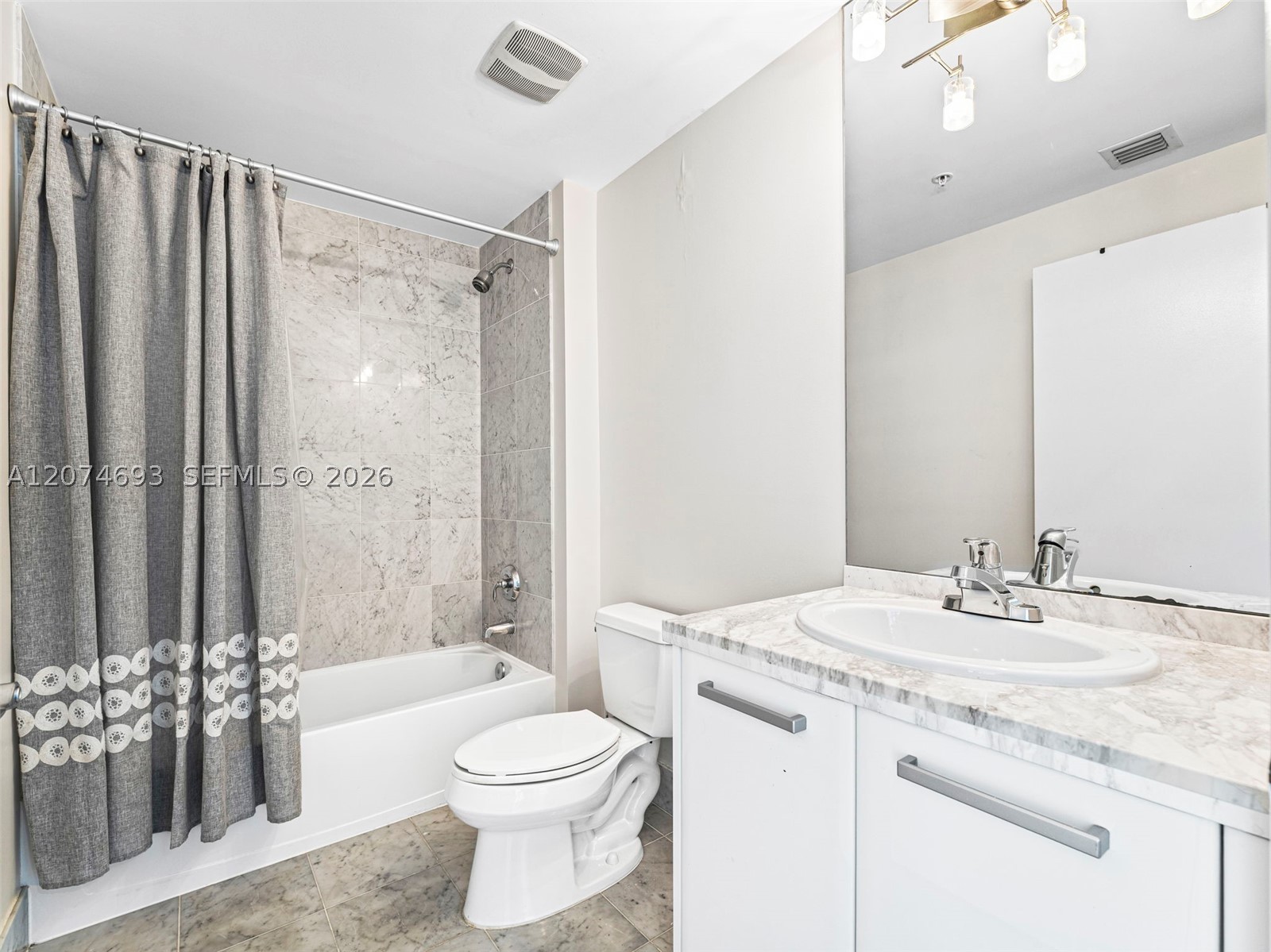 244 Biscayne Blvd #1803, Miami FL 33132