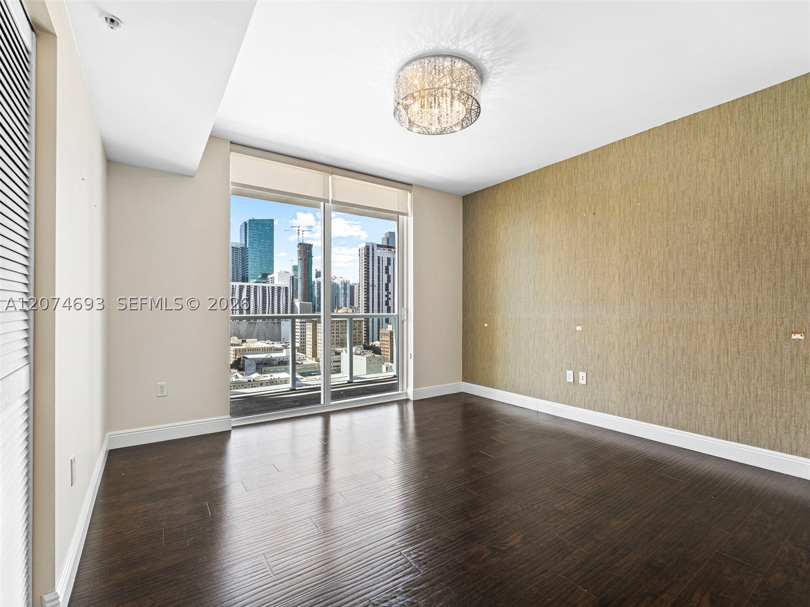 244 Biscayne Blvd #1803, Miami FL 33132