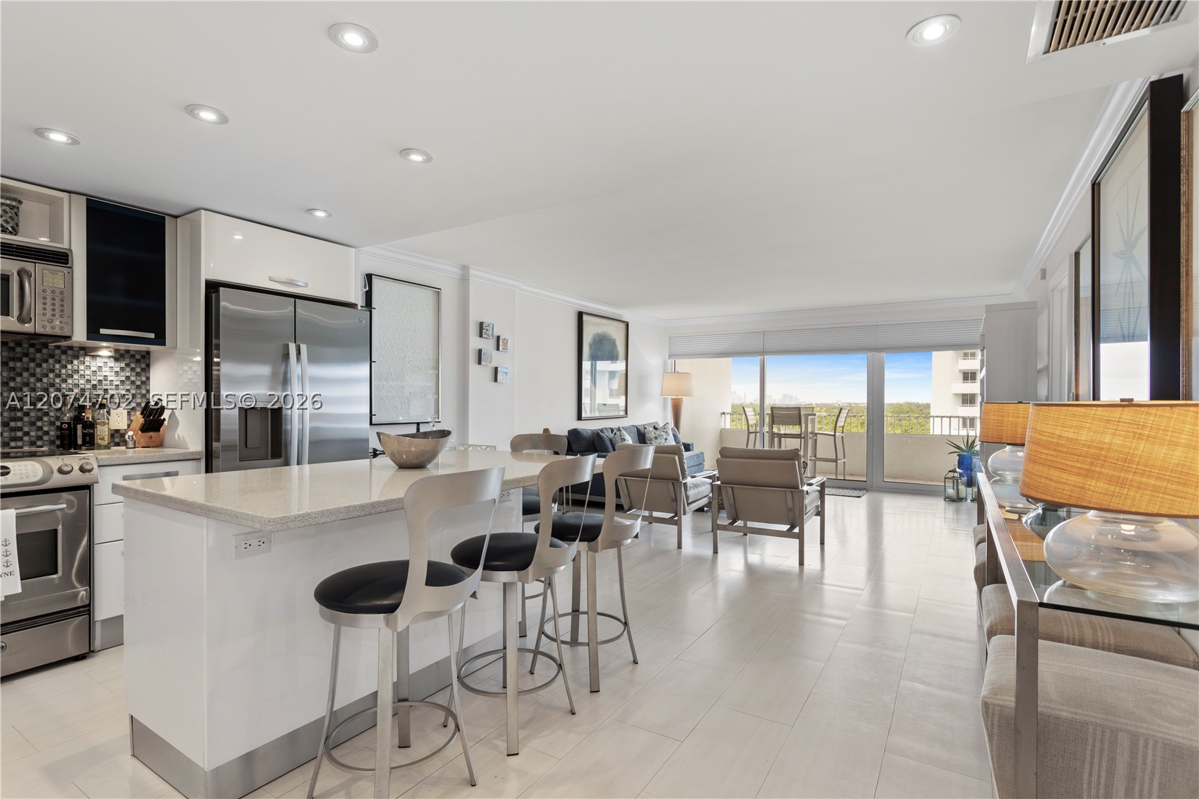 199 Ocean Lane Dr #902, Key Biscayne FL 33149