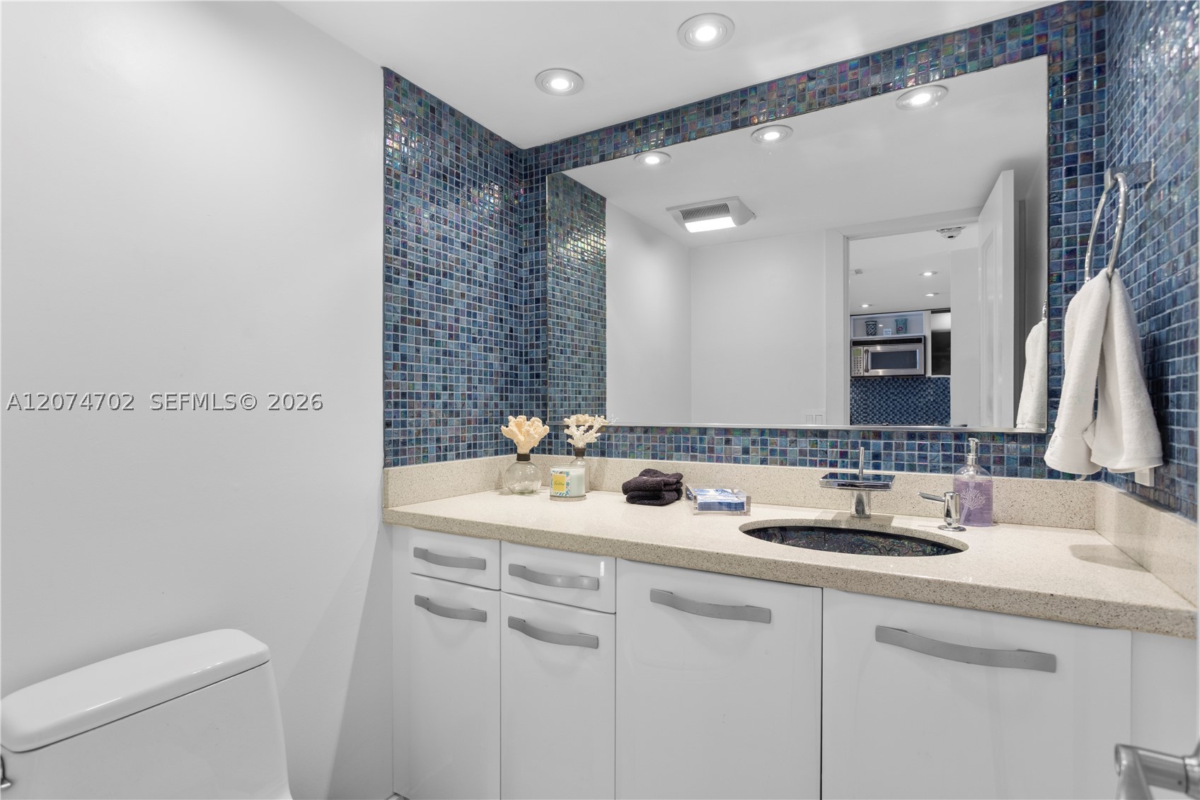 199 Ocean Lane Dr #902, Key Biscayne FL 33149
