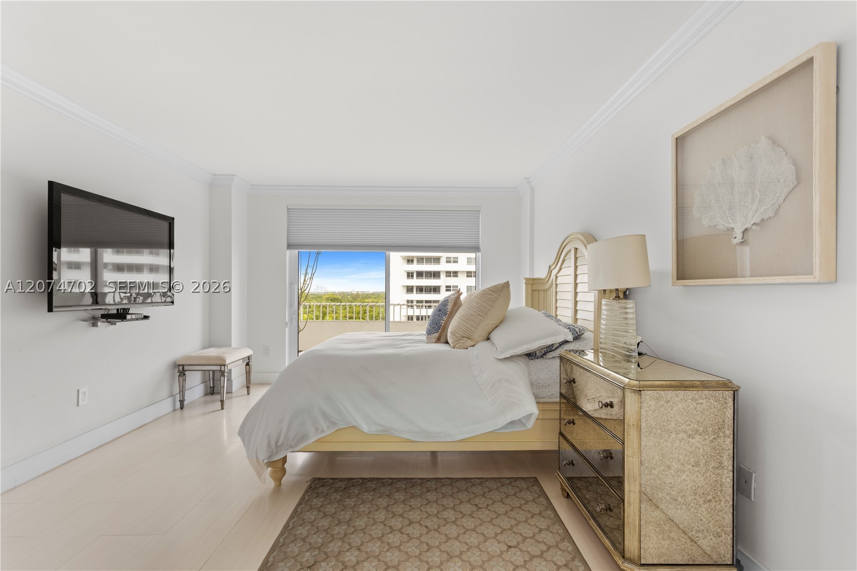 199 Ocean Lane Dr #902, Key Biscayne FL 33149