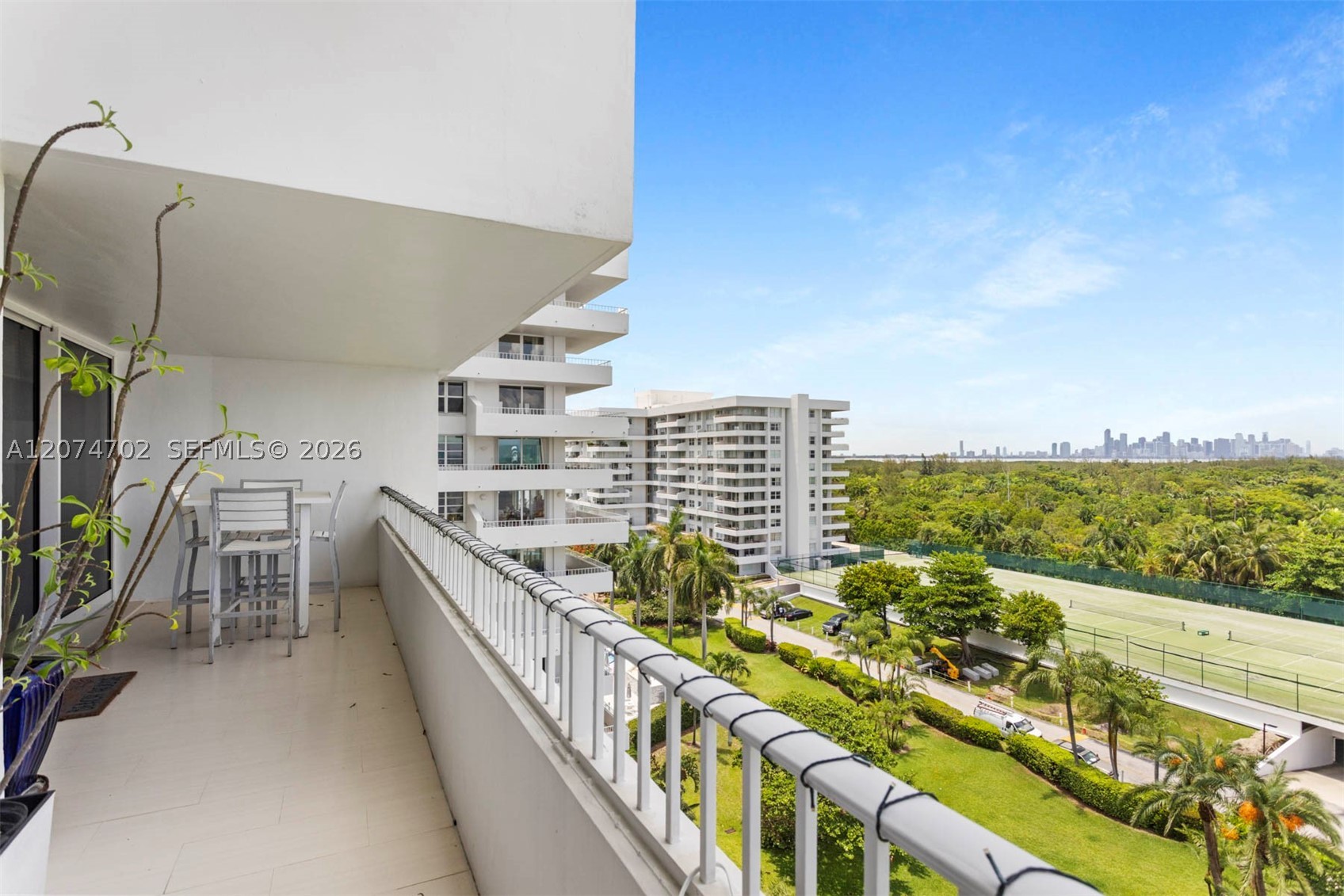 199 Ocean Lane Dr #902, Key Biscayne FL 33149