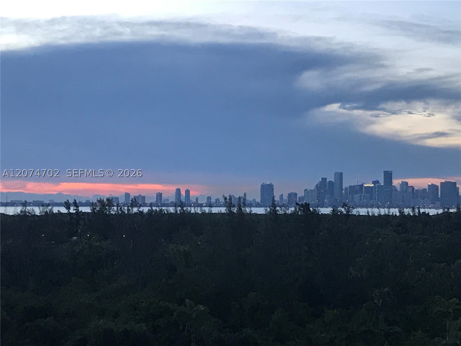 199 Ocean Lane Dr #902, Key Biscayne FL 33149