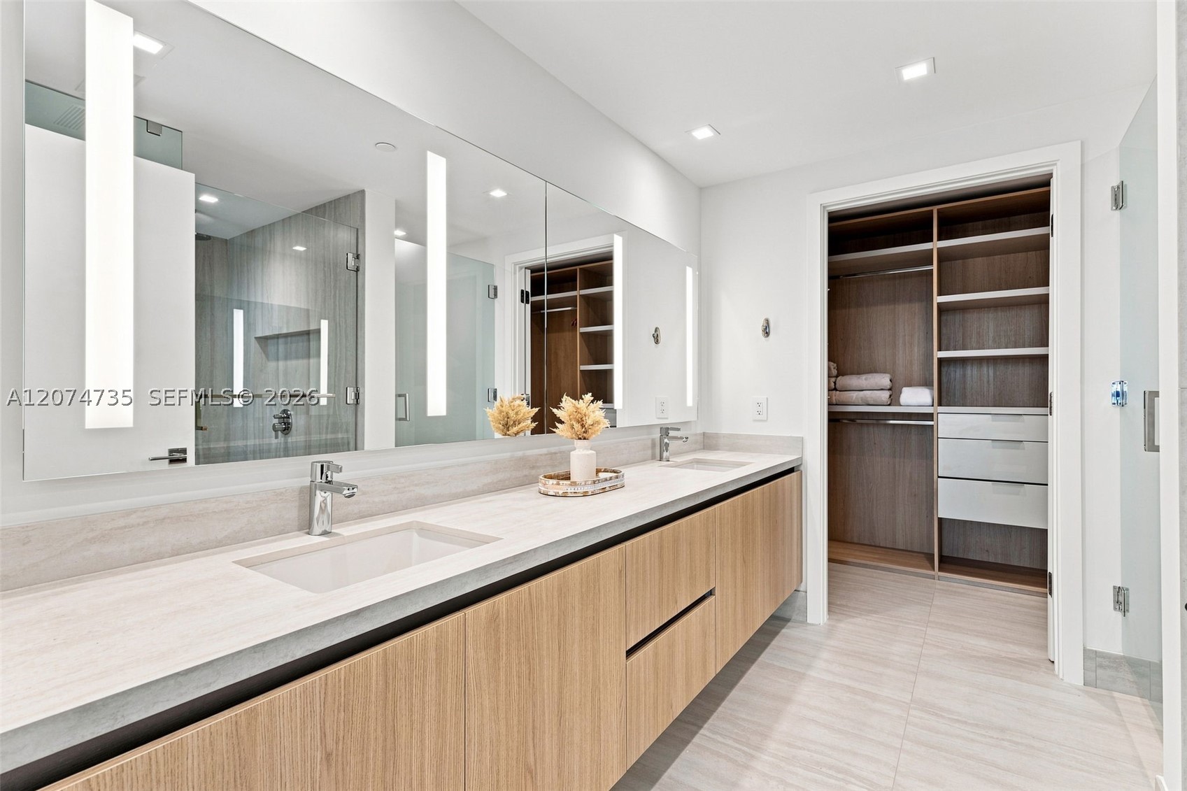 2411 Laguna Circle #1704, North Miami FL 33181