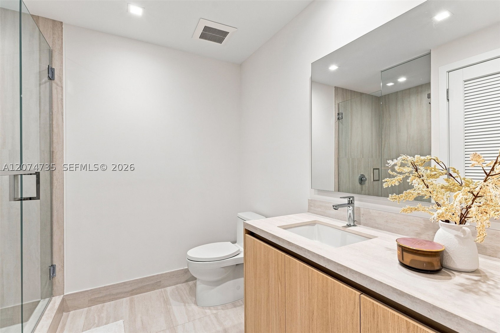 2411 Laguna Circle #1704, North Miami FL 33181
