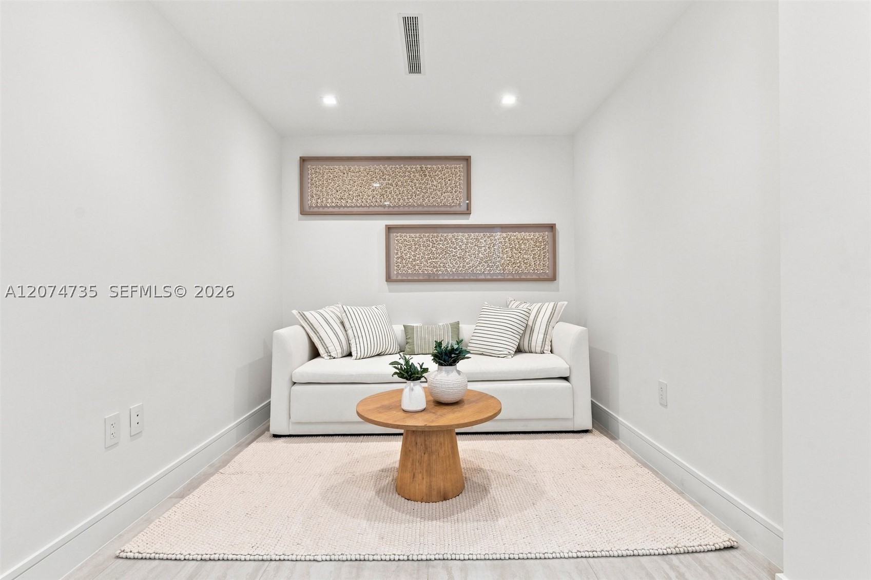 2411 Laguna Circle #1704, North Miami FL 33181