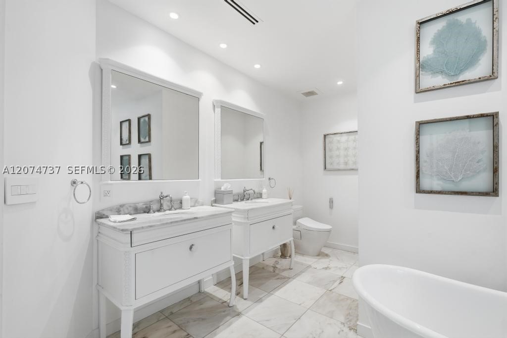 2532 NW Lake Ave, Miami Beach FL 33140