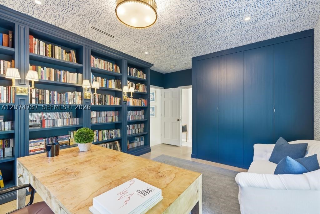 2532 NW Lake Ave, Miami Beach FL 33140