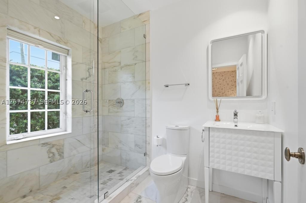 2532 NW Lake Ave, Miami Beach FL 33140