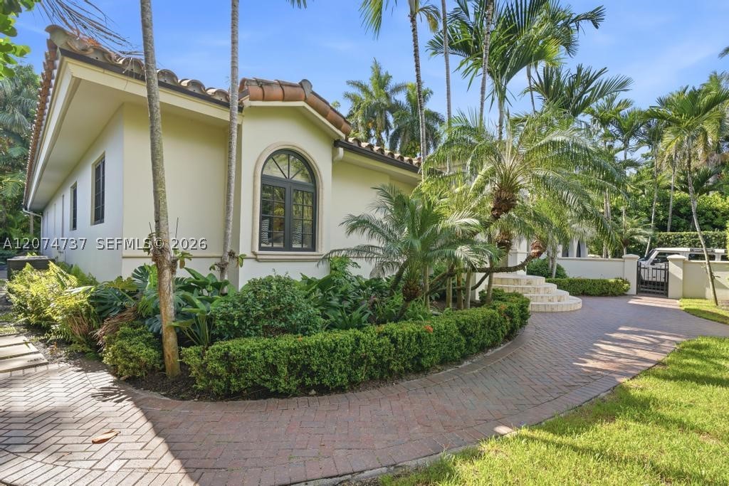 2532 NW Lake Ave, Miami Beach FL 33140