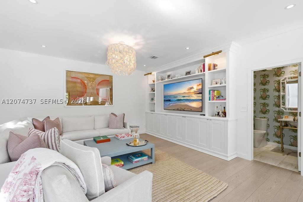 2532 NW Lake Ave, Miami Beach FL 33140