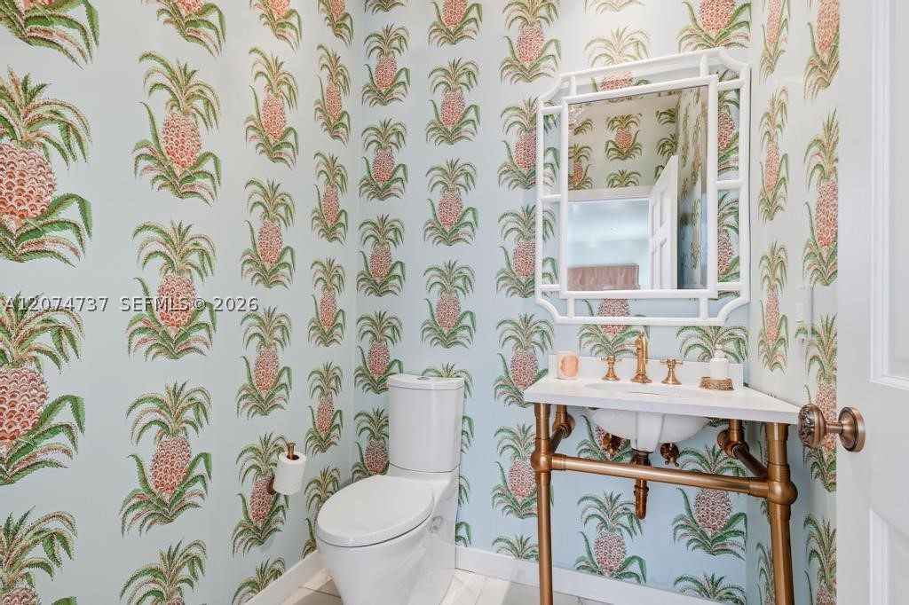 2532 NW Lake Ave, Miami Beach FL 33140