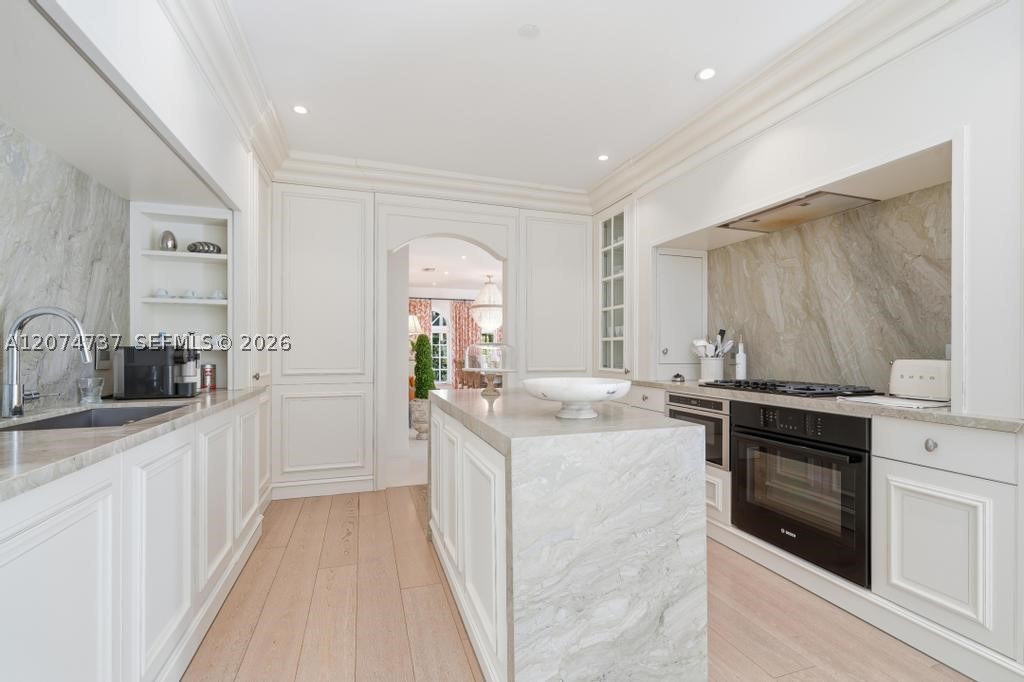 2532 NW Lake Ave, Miami Beach FL 33140
